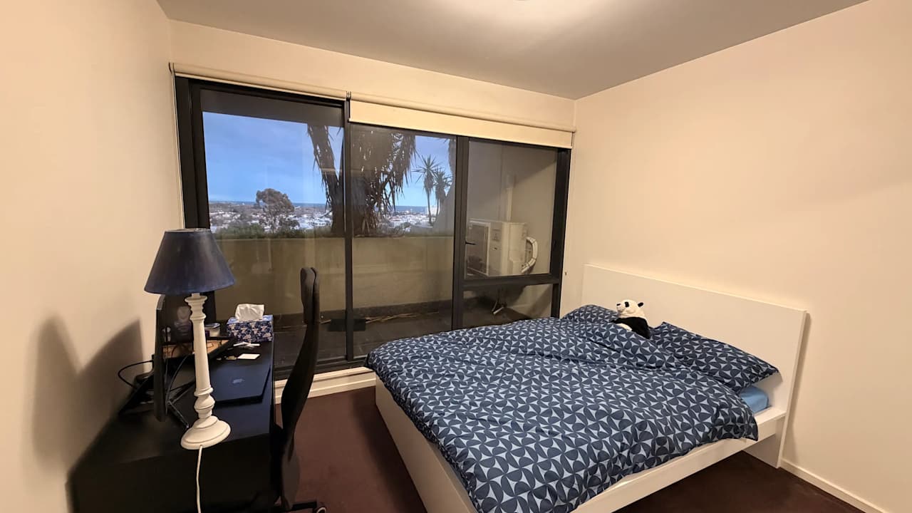 Unfurnished room with own bathroom