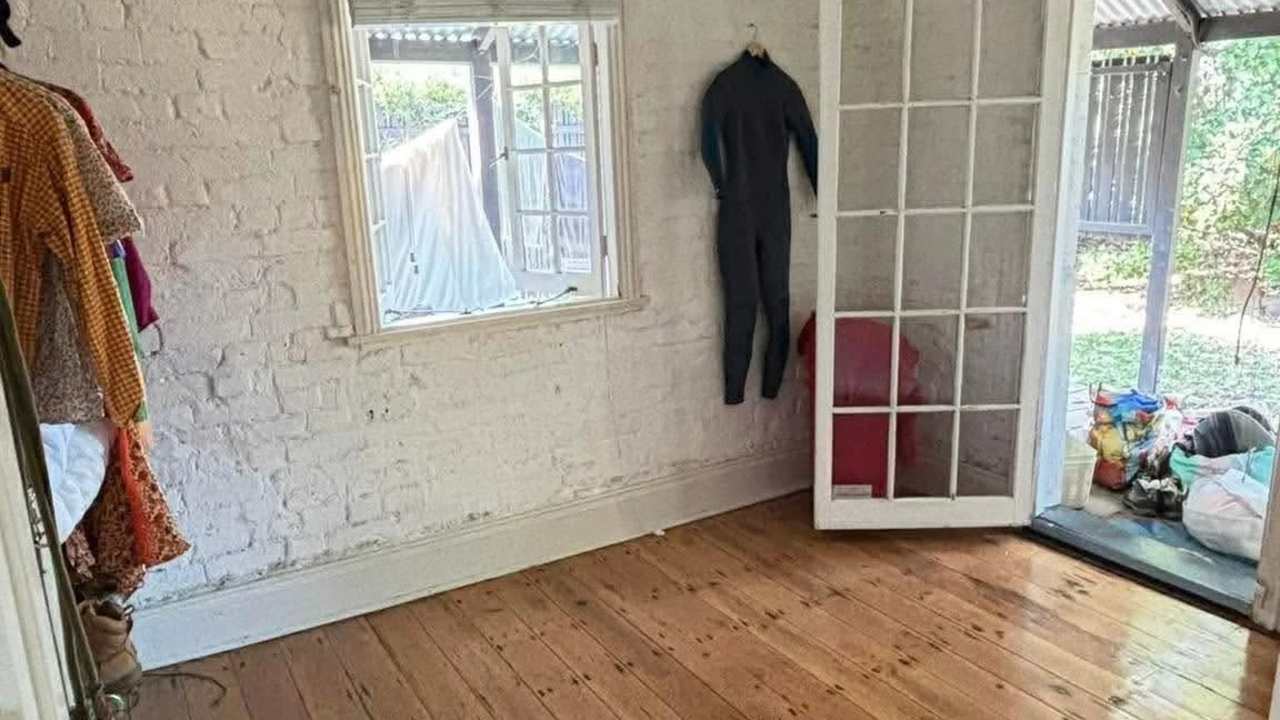 Room in a share house