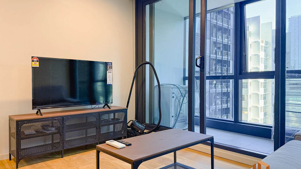 Furnished room in a flatshare