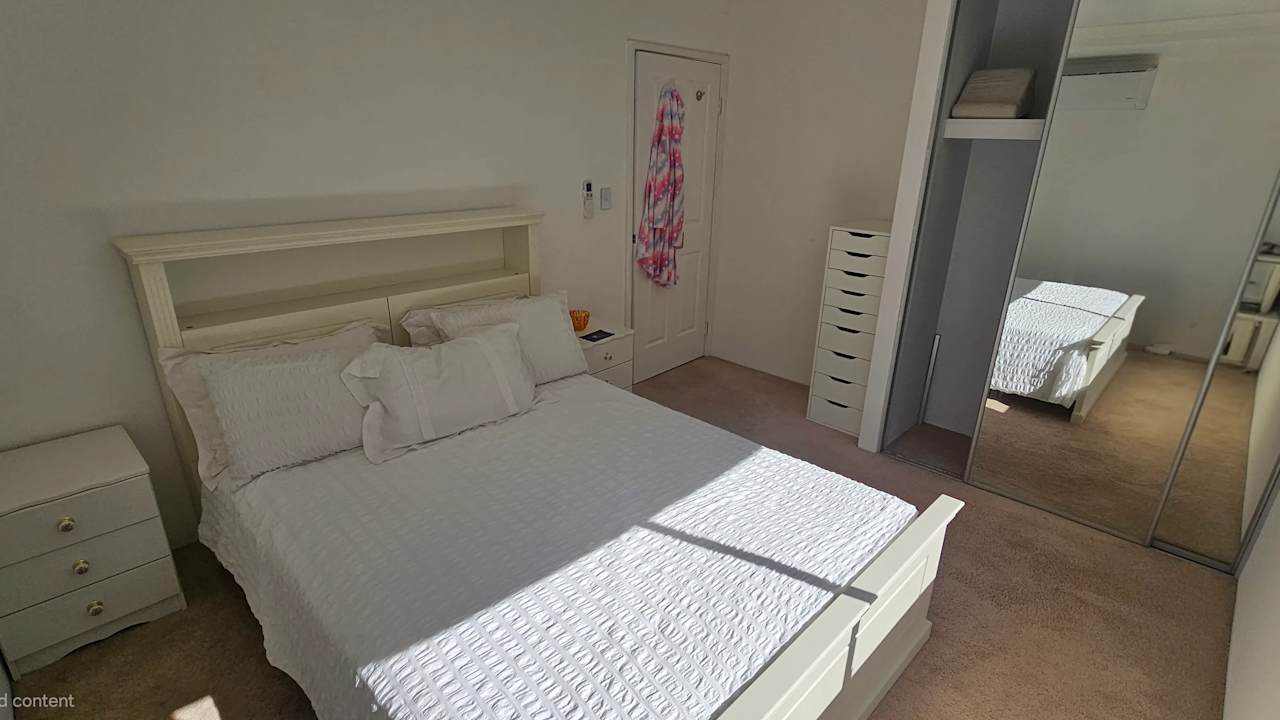 Room in a share house
