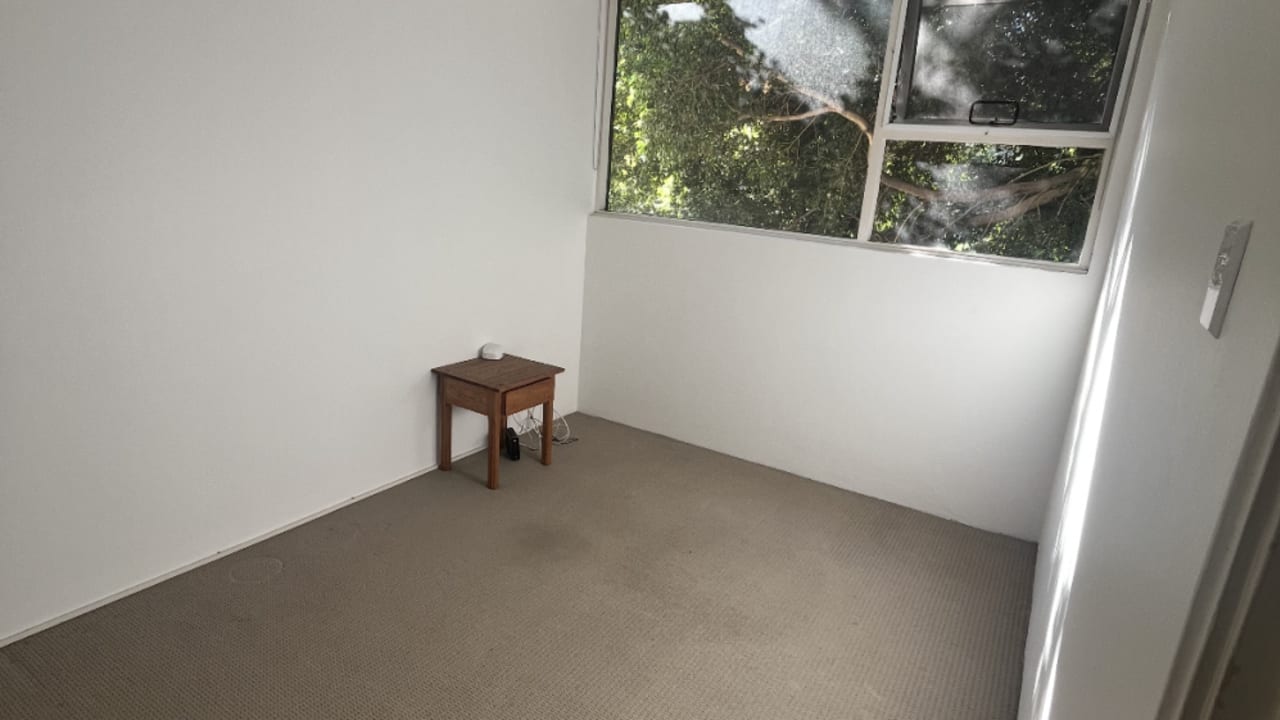 Unfurnished room in a flatshare