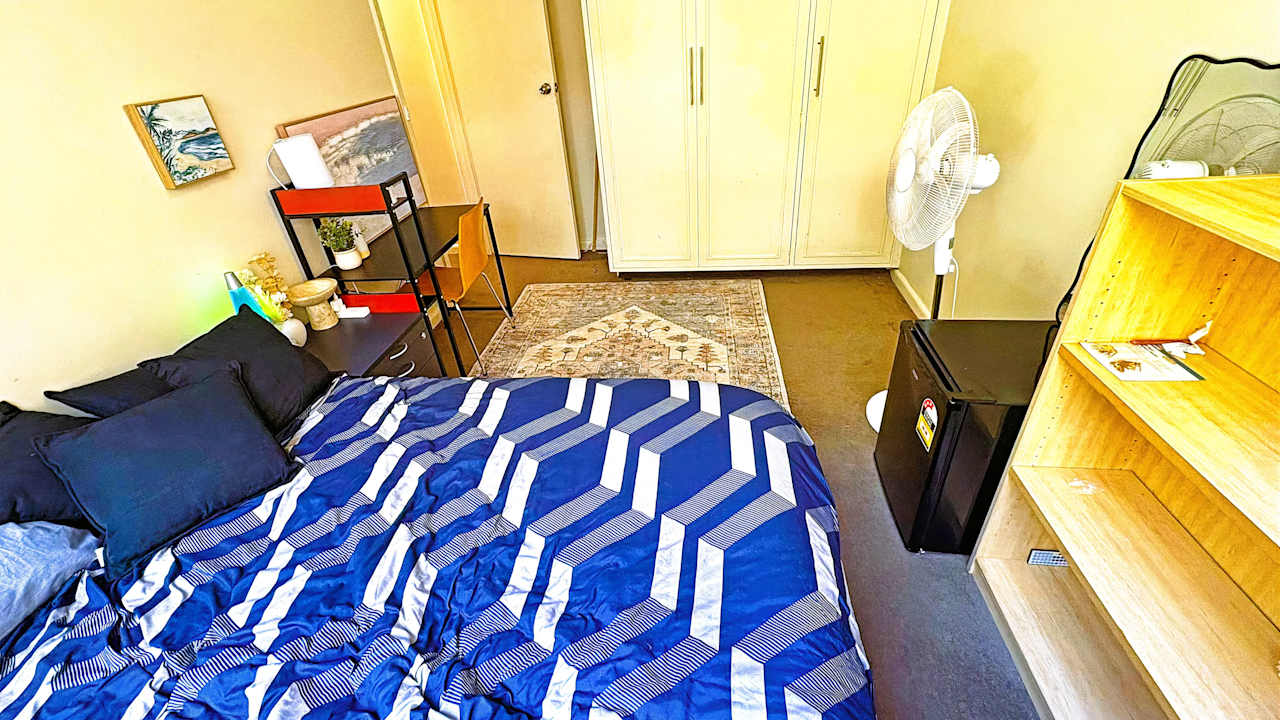 Furnished room in a share house