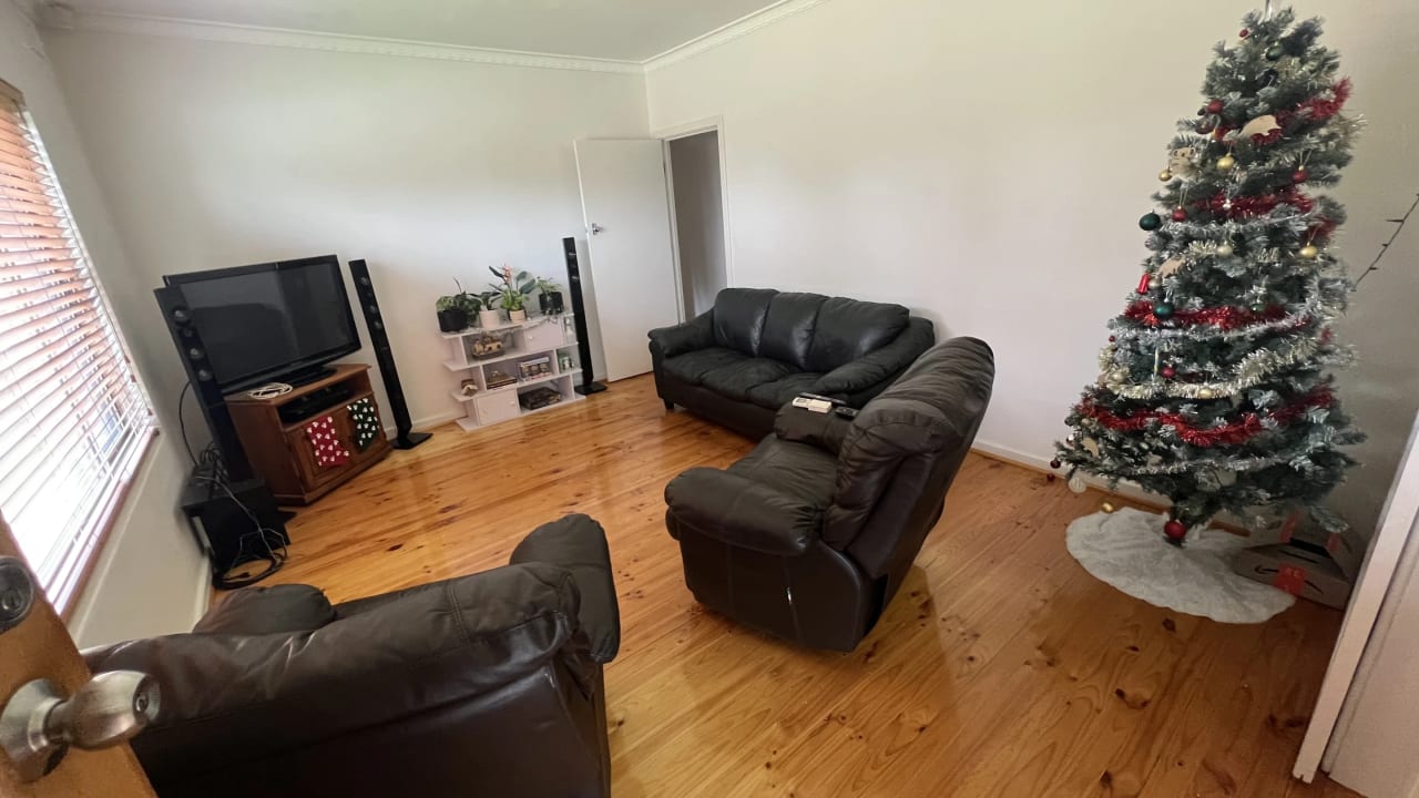 Unfurnished room in a share house