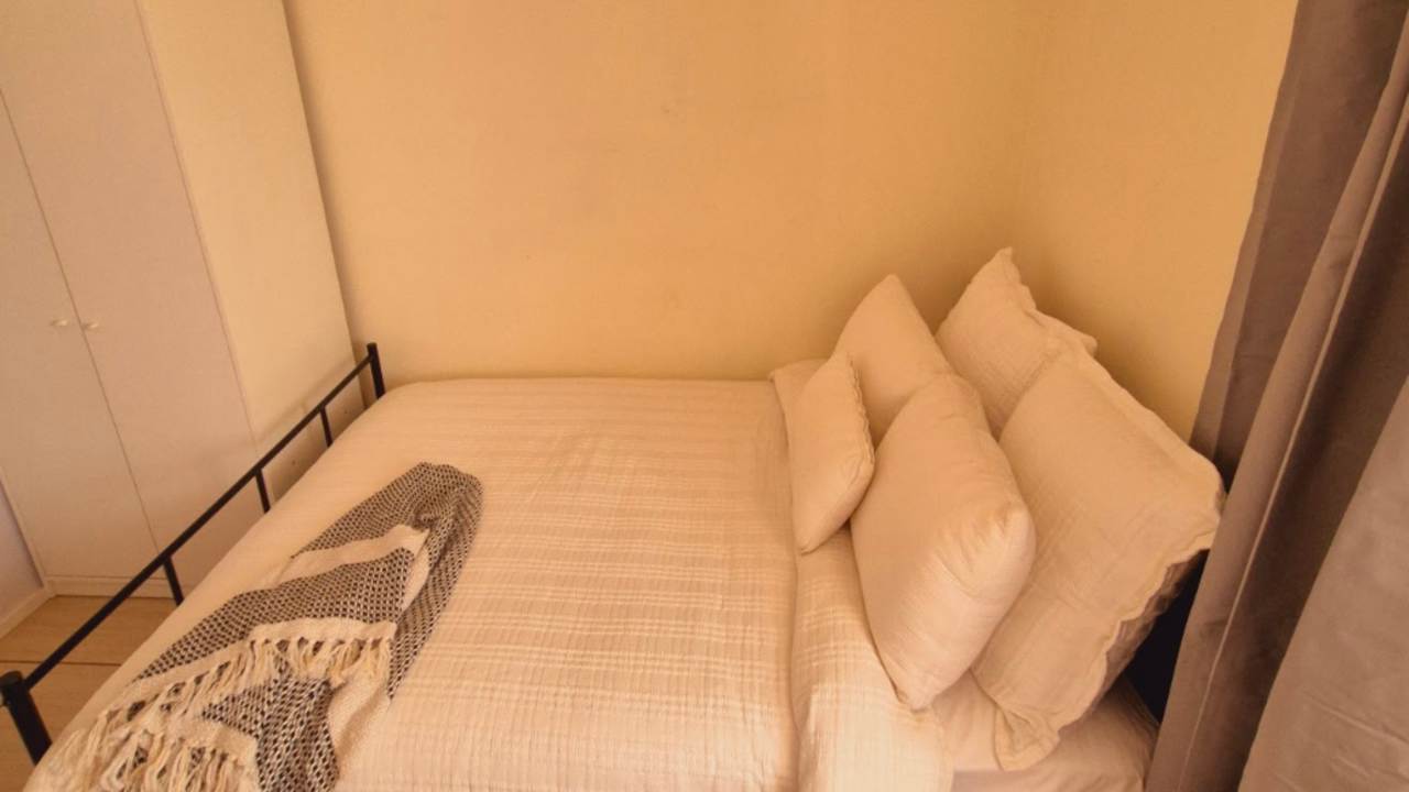 Furnished room in a flatshare