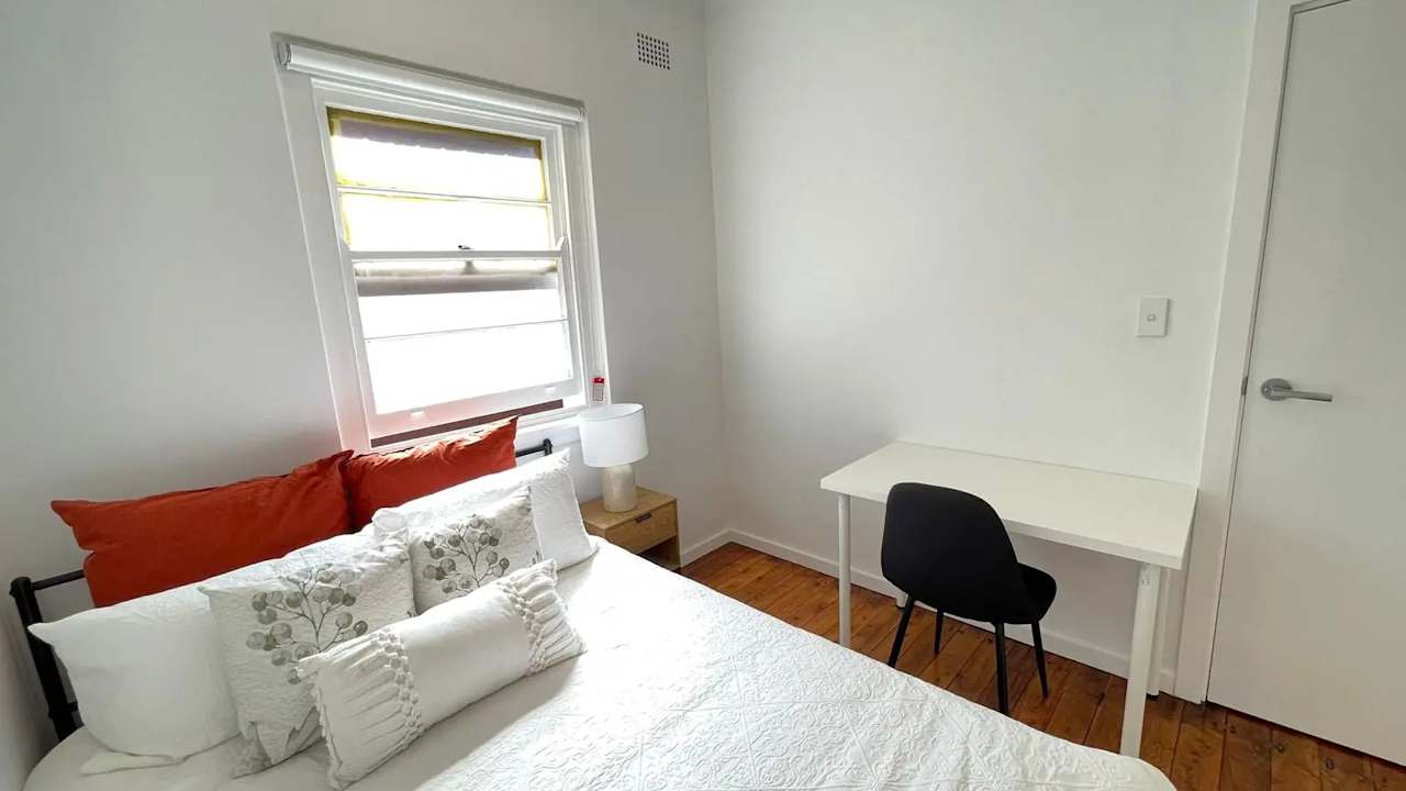 Room in a share house