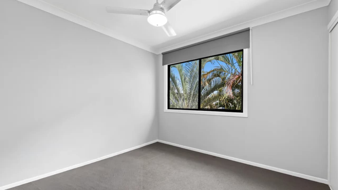 Unfurnished room with own bathroom