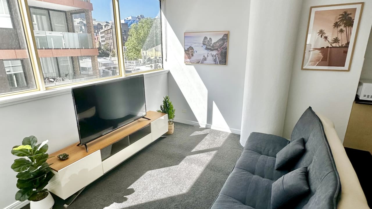 Furnished room in a flatshare