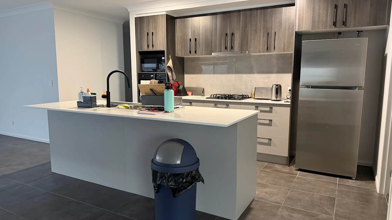 Unfurnished room in a share house