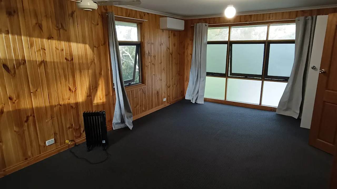Room with ensuite in a share house