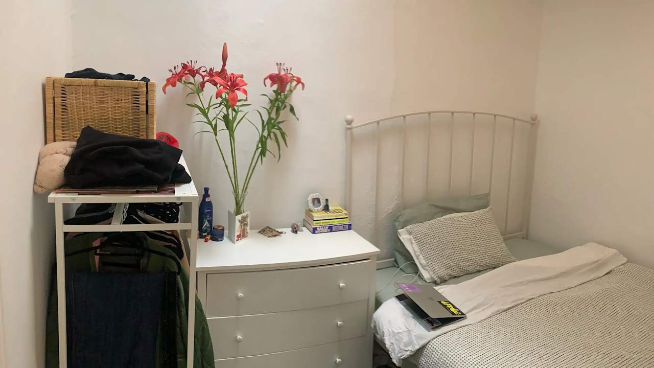 Unfurnished room in a share house