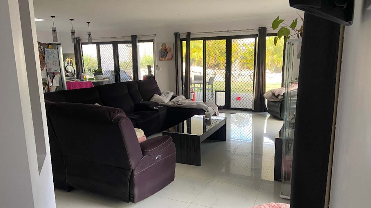 Room in a share house