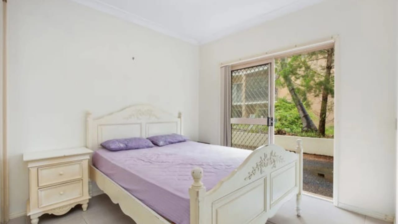 Furnished room with ensuite in a flatshare