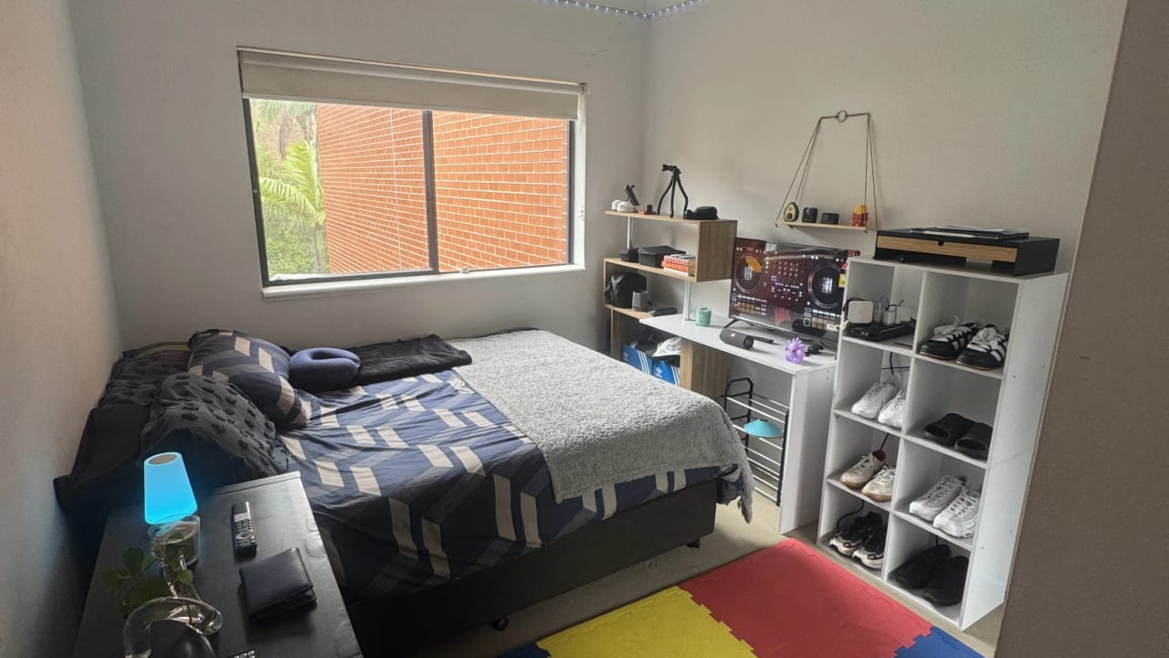 Unfurnished room with own bathroom