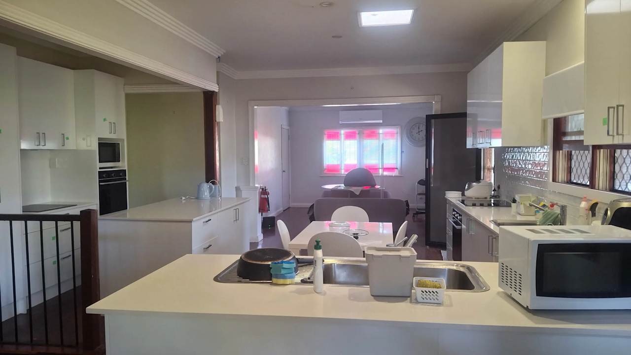 Furnished room in a flatshare