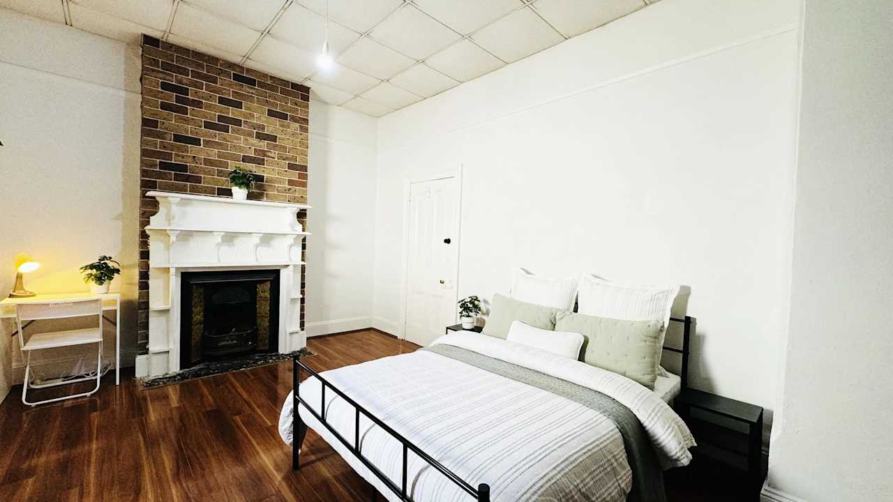 Furnished room in a share house