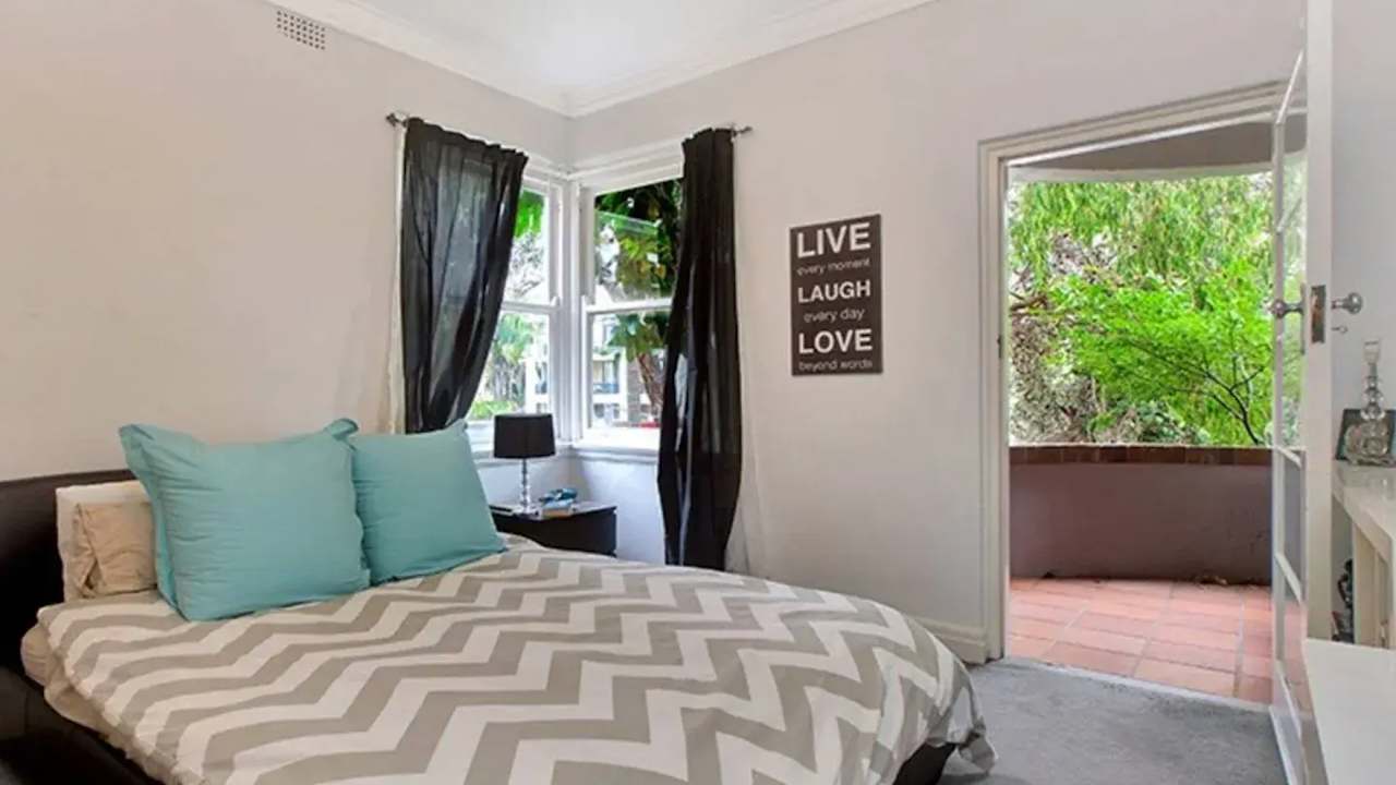 Furnished room in a flatshare