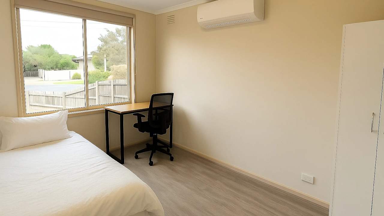 Room in a share house