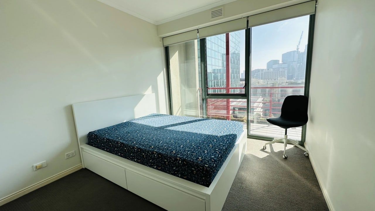 Furnished room with ensuite in a flatshare