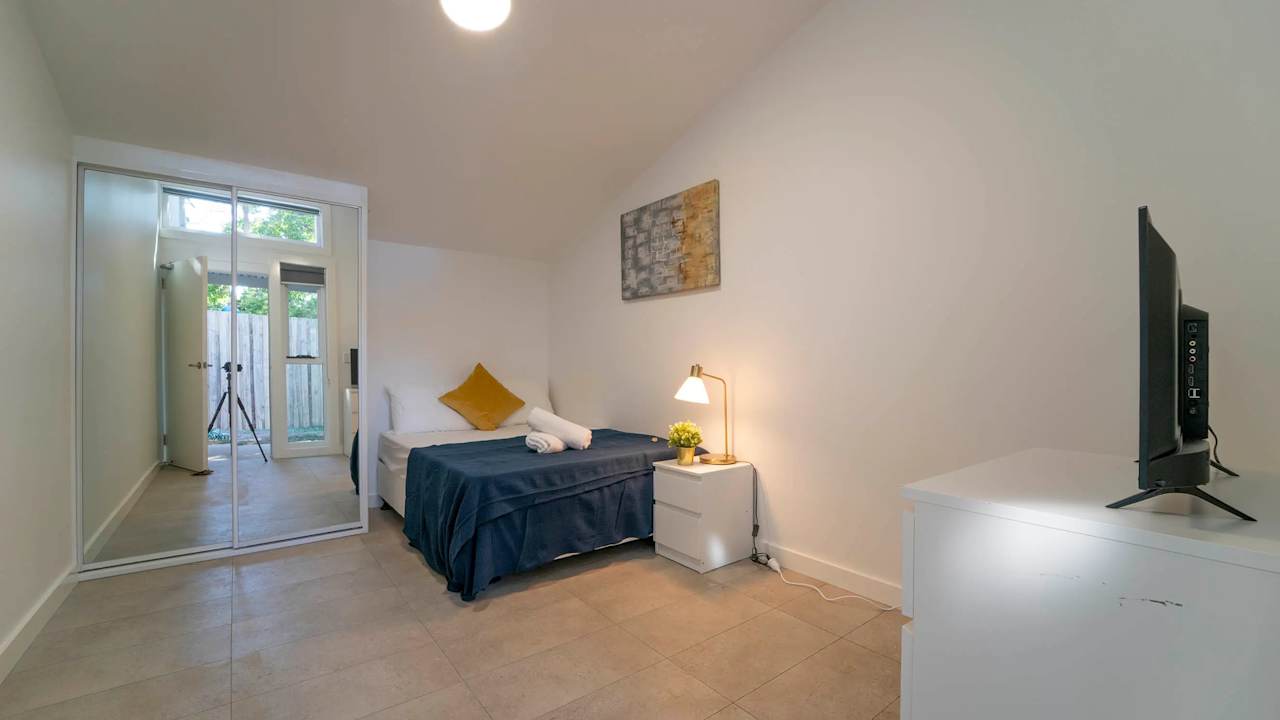 Furnished room in a share house