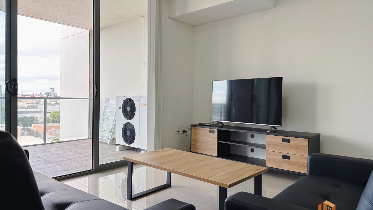 Furnished room with ensuite in a flatshare