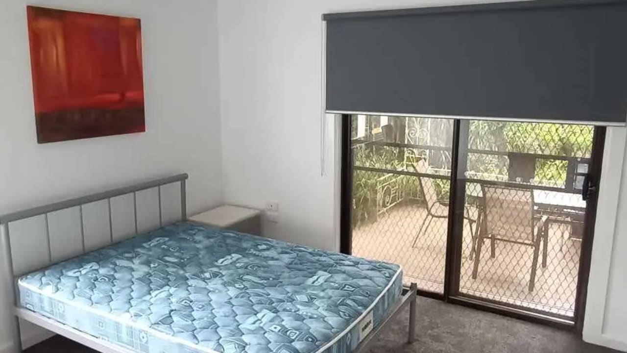 Room in a share house