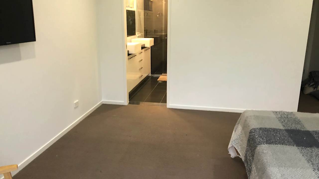 Room with ensuite in a share house
