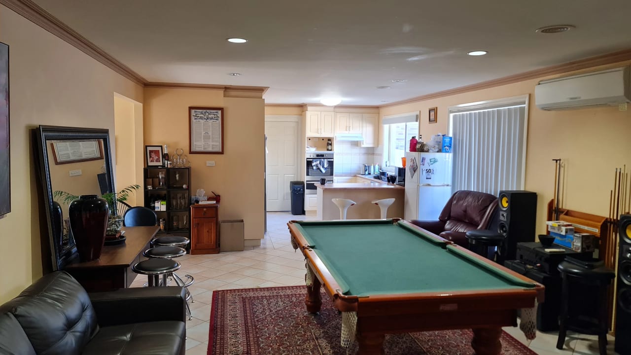 Unfurnished room in a share house