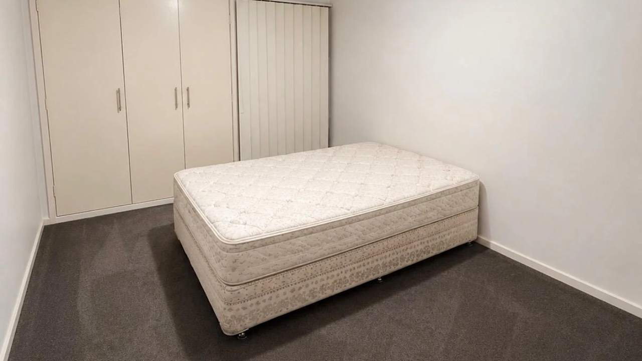 Unfurnished room with ensuite in a flatshare