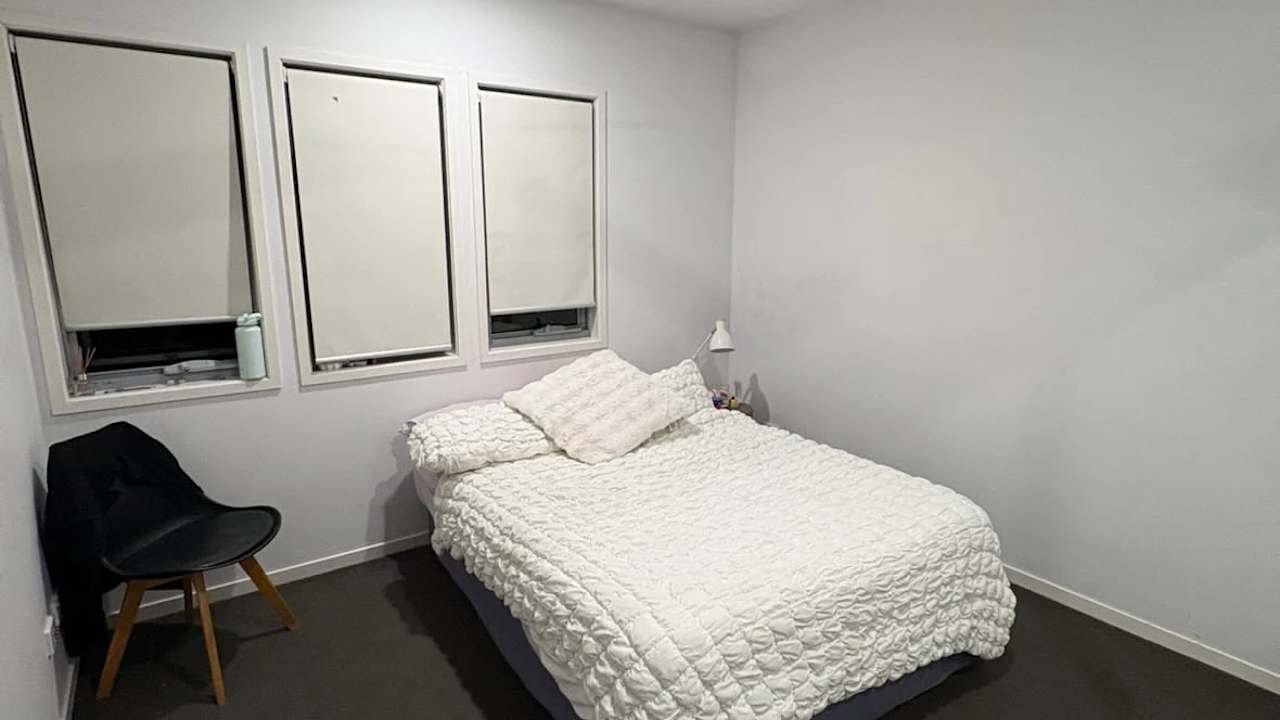 Unfurnished room in a flatshare