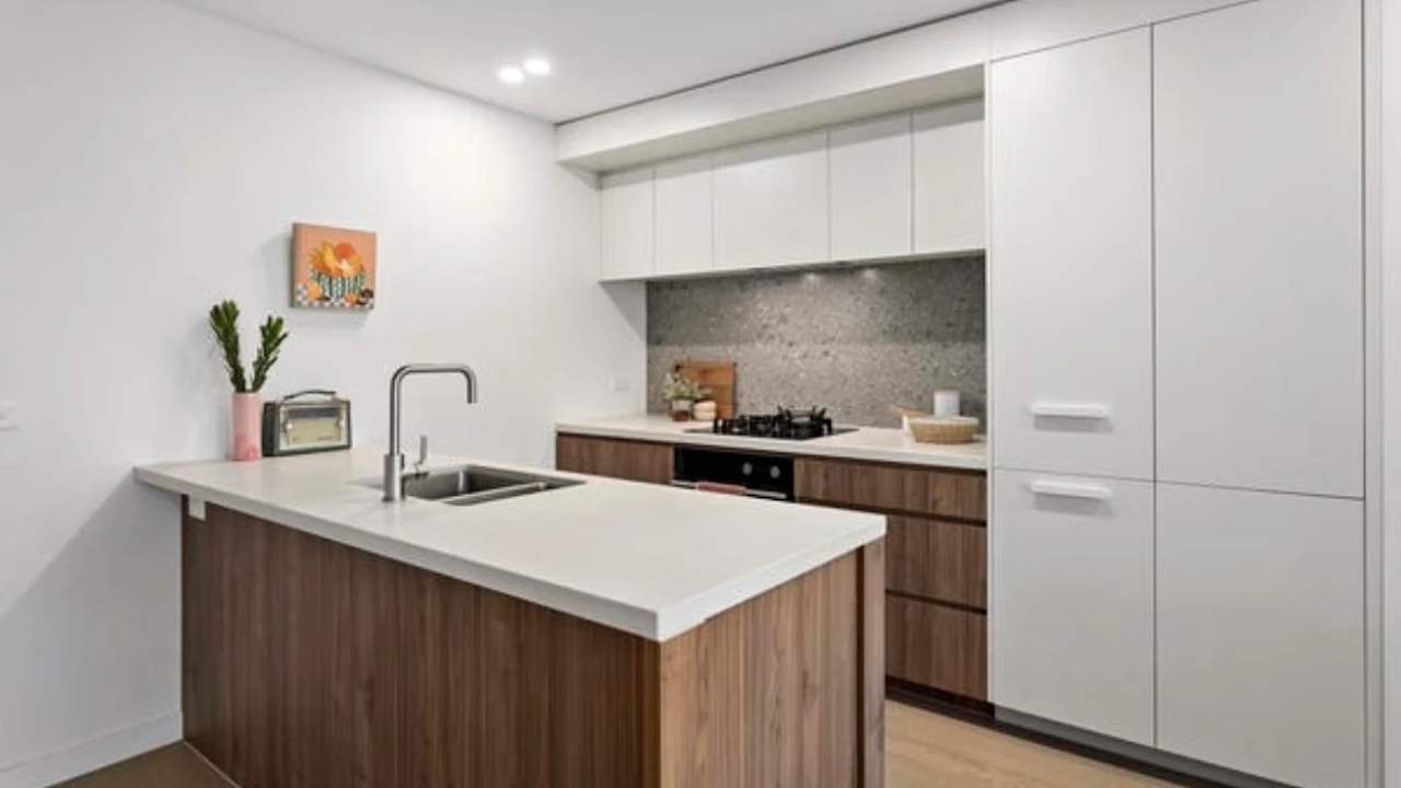 Unfurnished room with own bathroom
