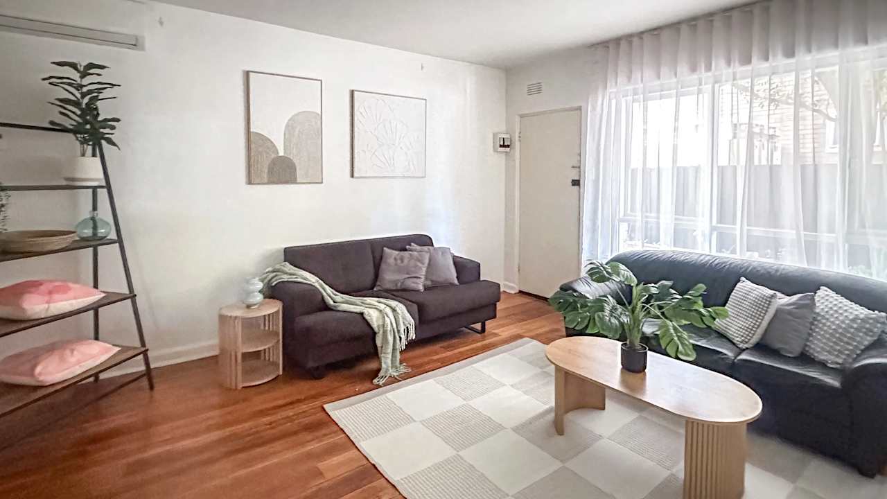 Whole property with 2 rooms for rent