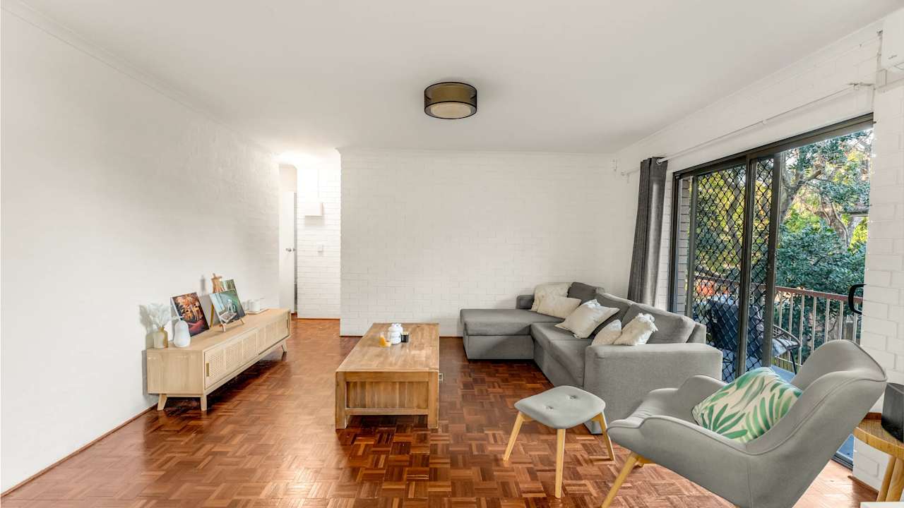 Unfurnished room in a flatshare