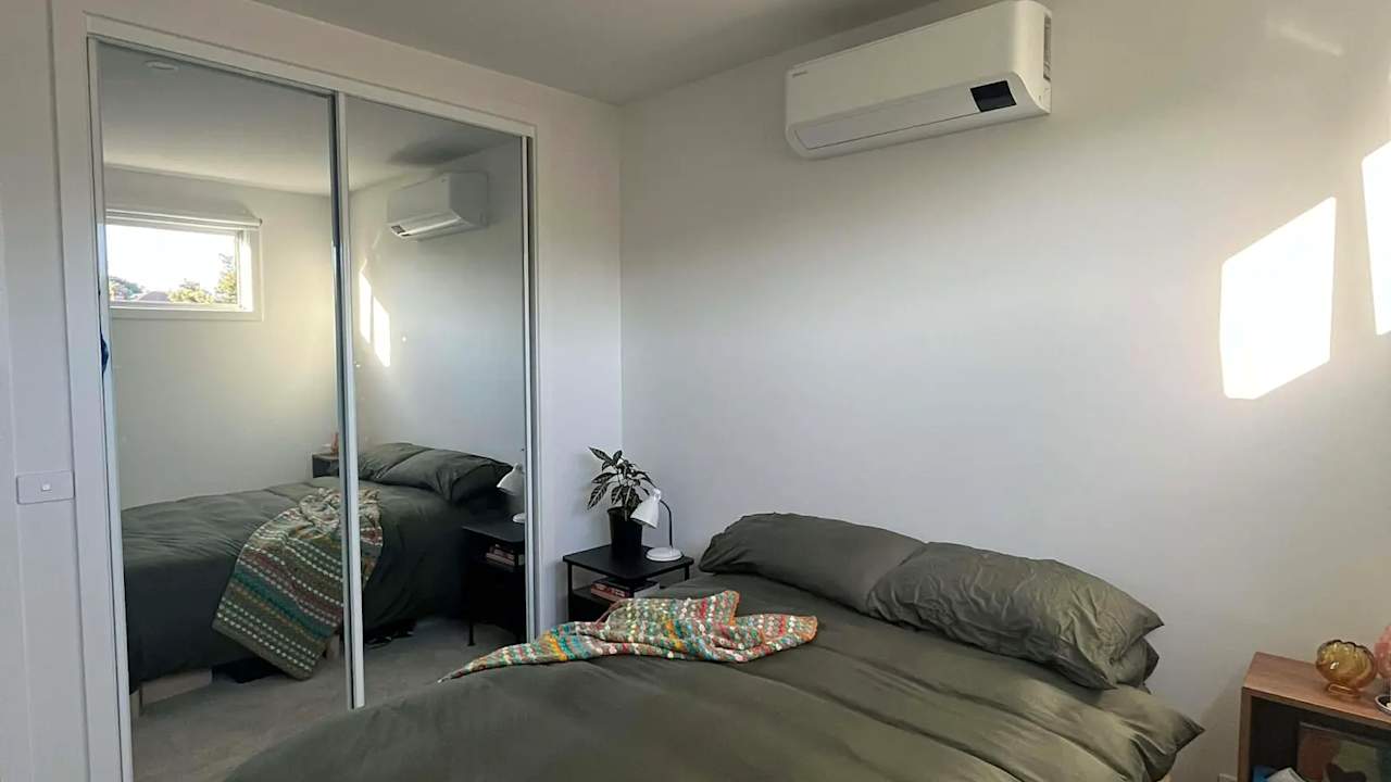 Unfurnished room in a share house