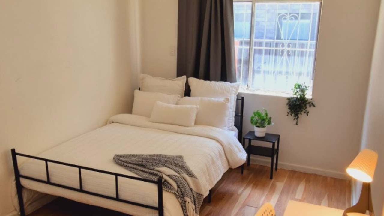 Furnished room in a flatshare
