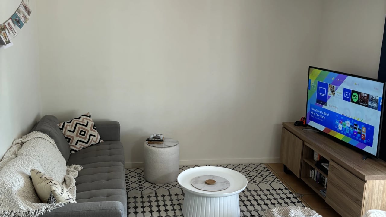 Unfurnished room in a flatshare