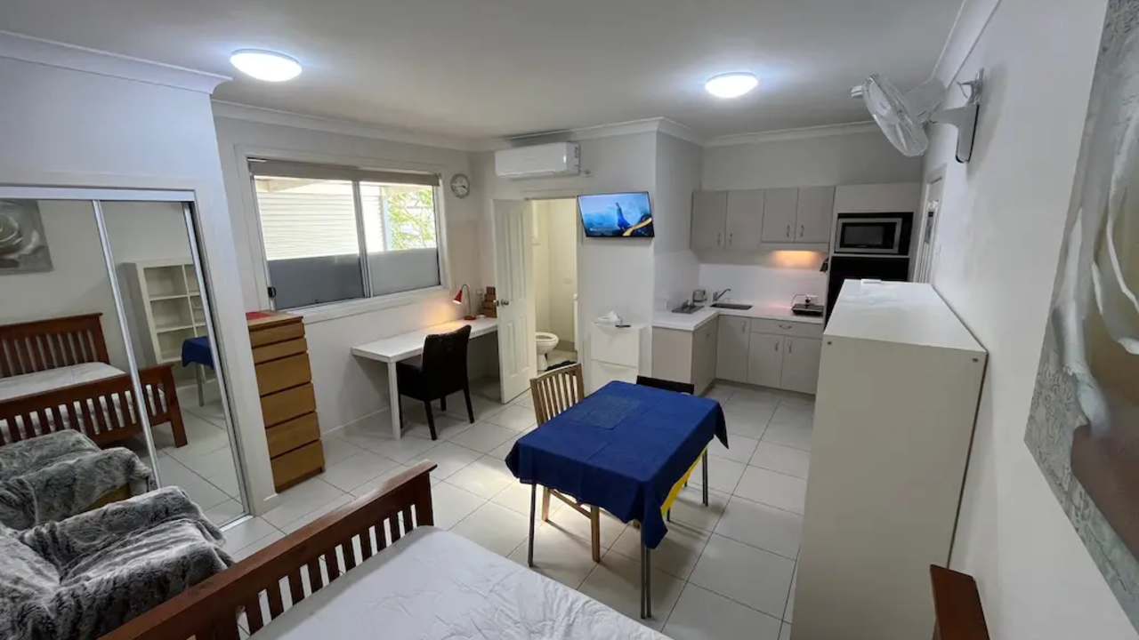 Furnished room studio flat for rent