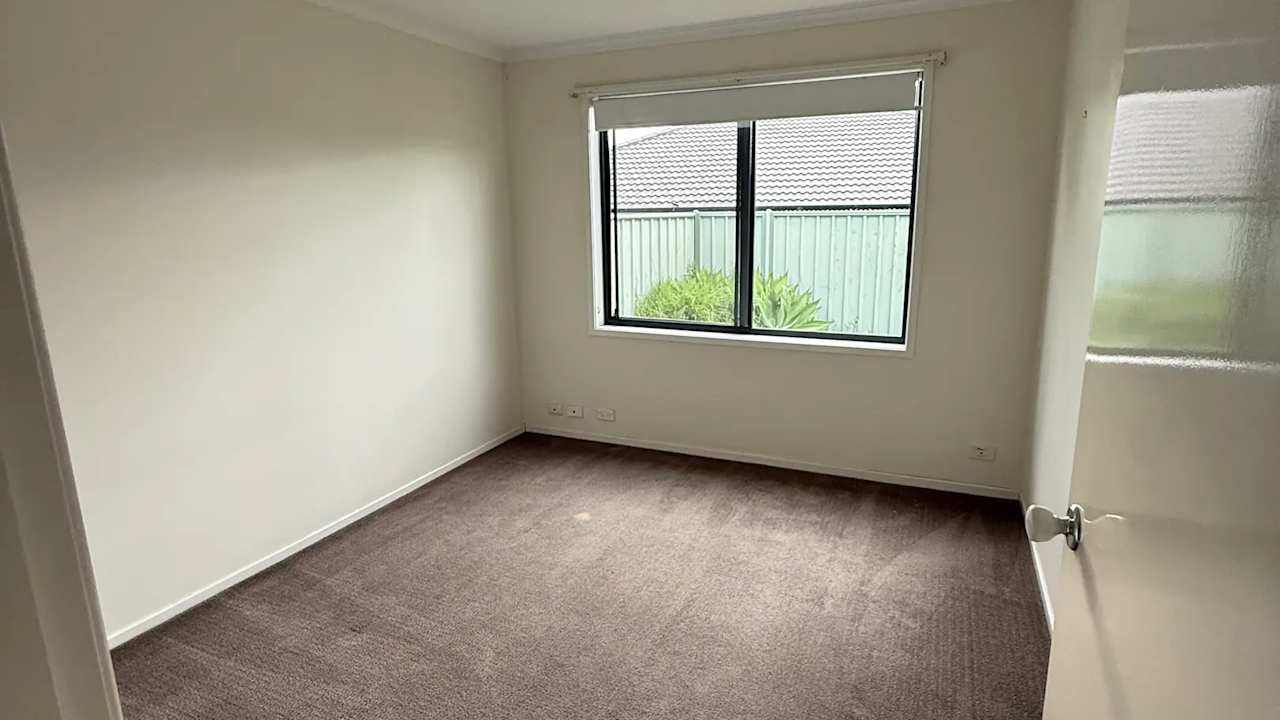 Unfurnished room in a share house