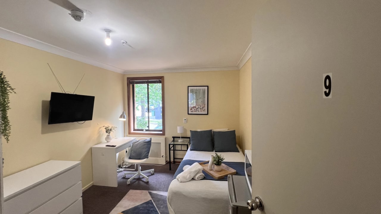Furnished room in a share house