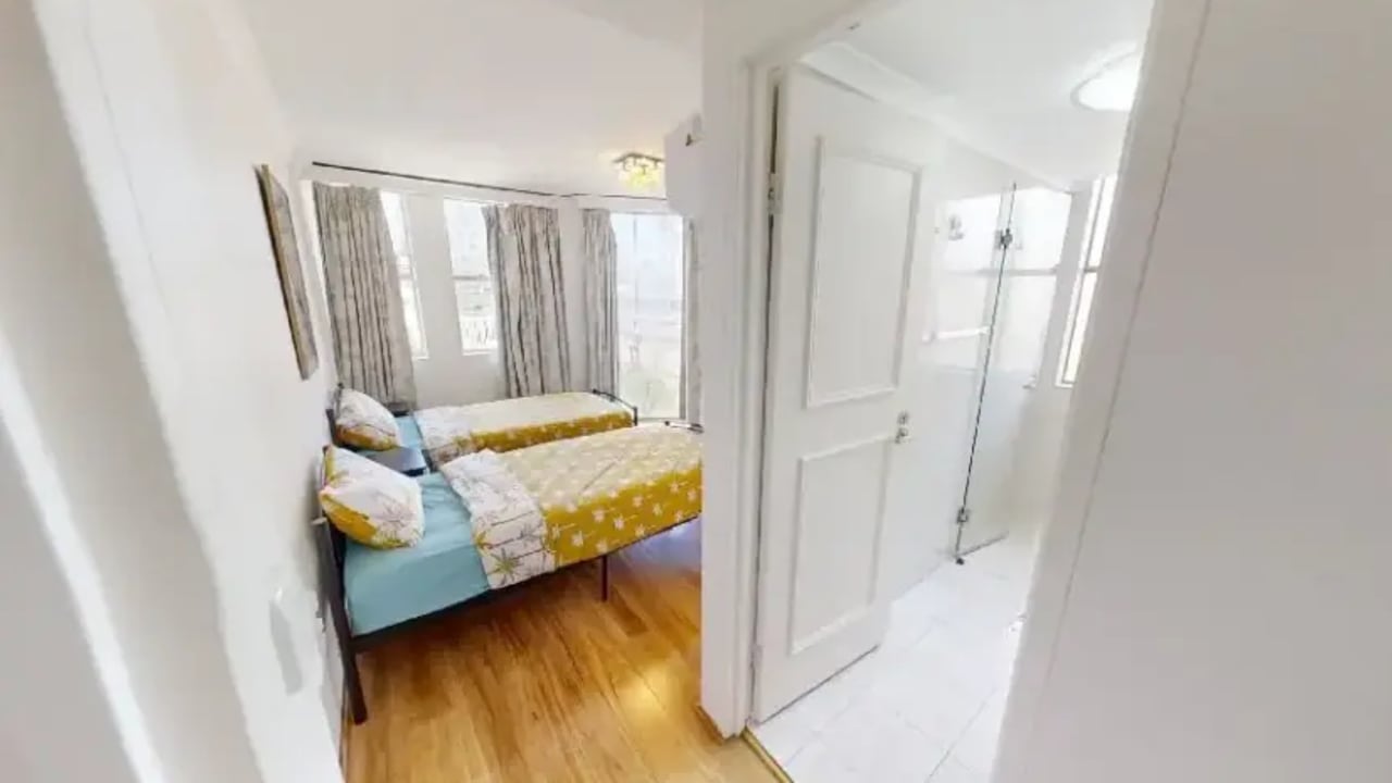 Furnished room with ensuite in a flatshare