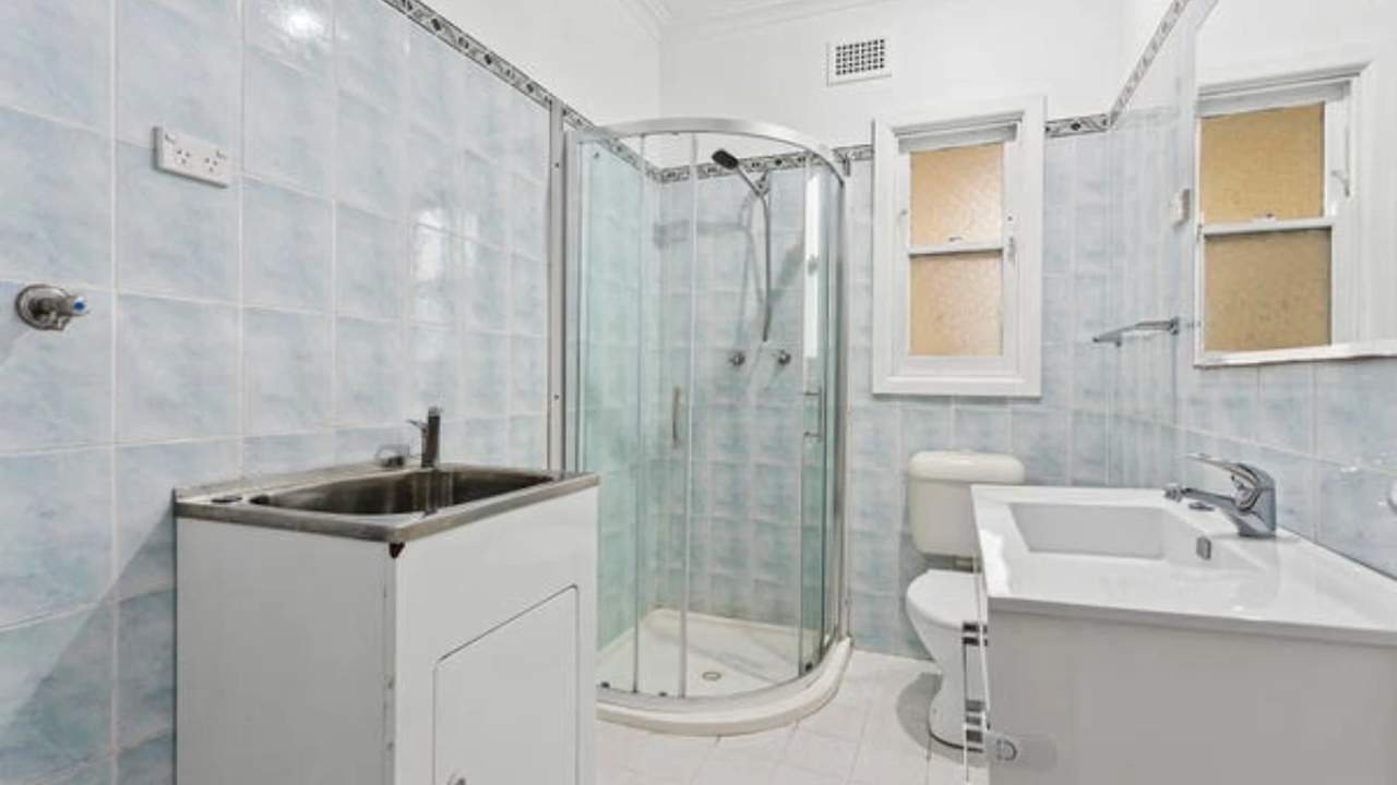Unfurnished room in a share house