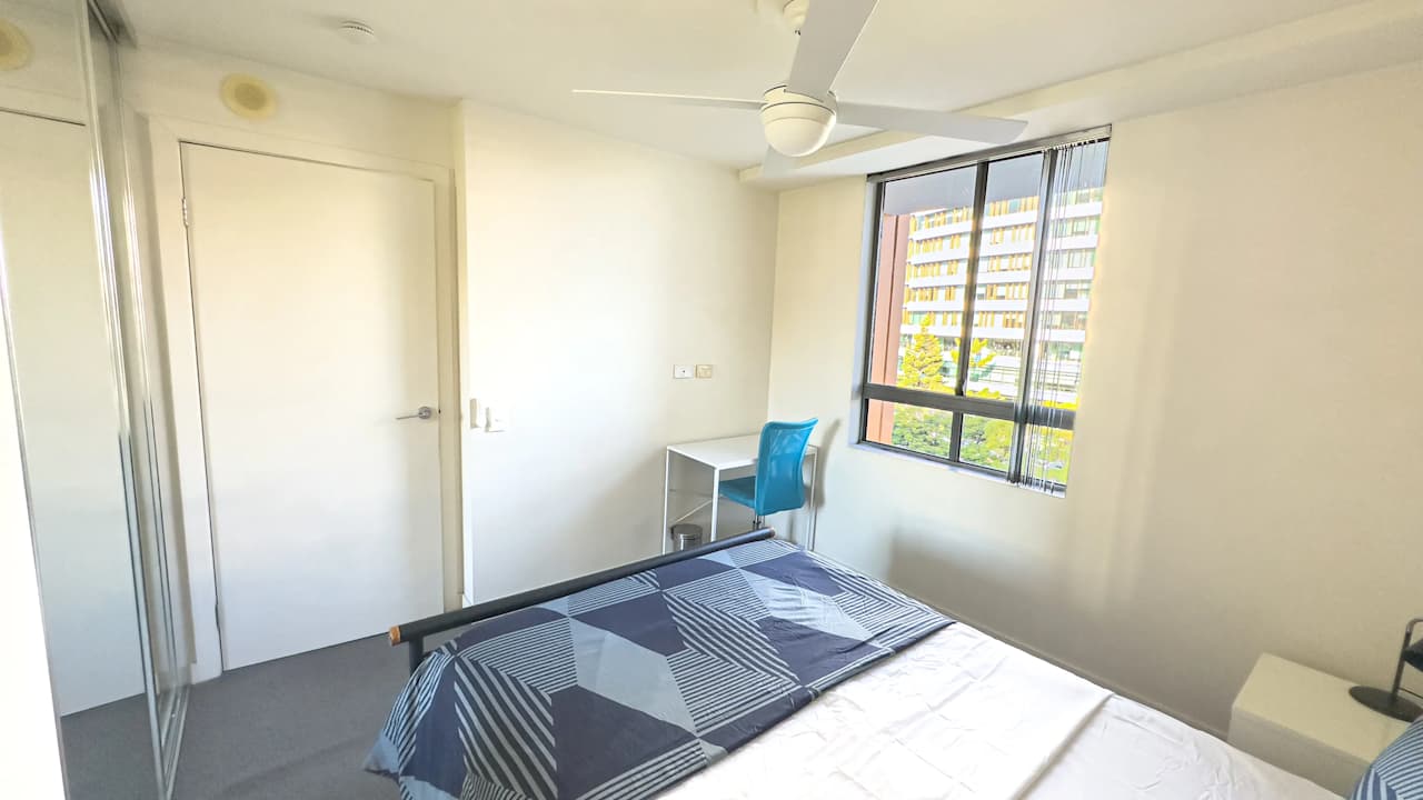 Furnished room in a flatshare