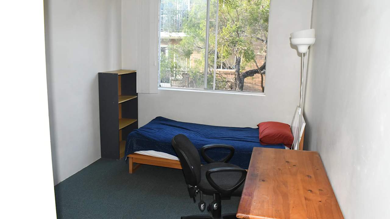 Furnished room in a flatshare