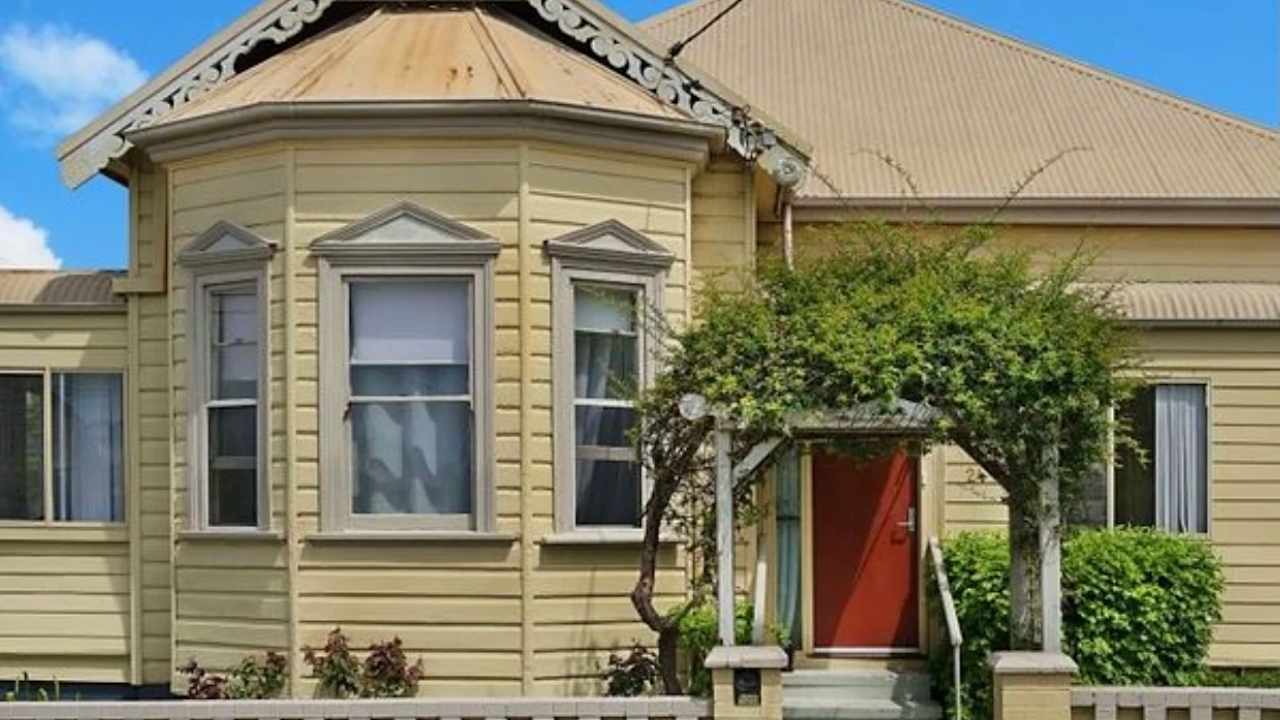 Furnished room with ensuite in a share house