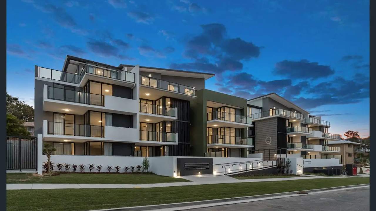 Unfurnished room with own bathroom