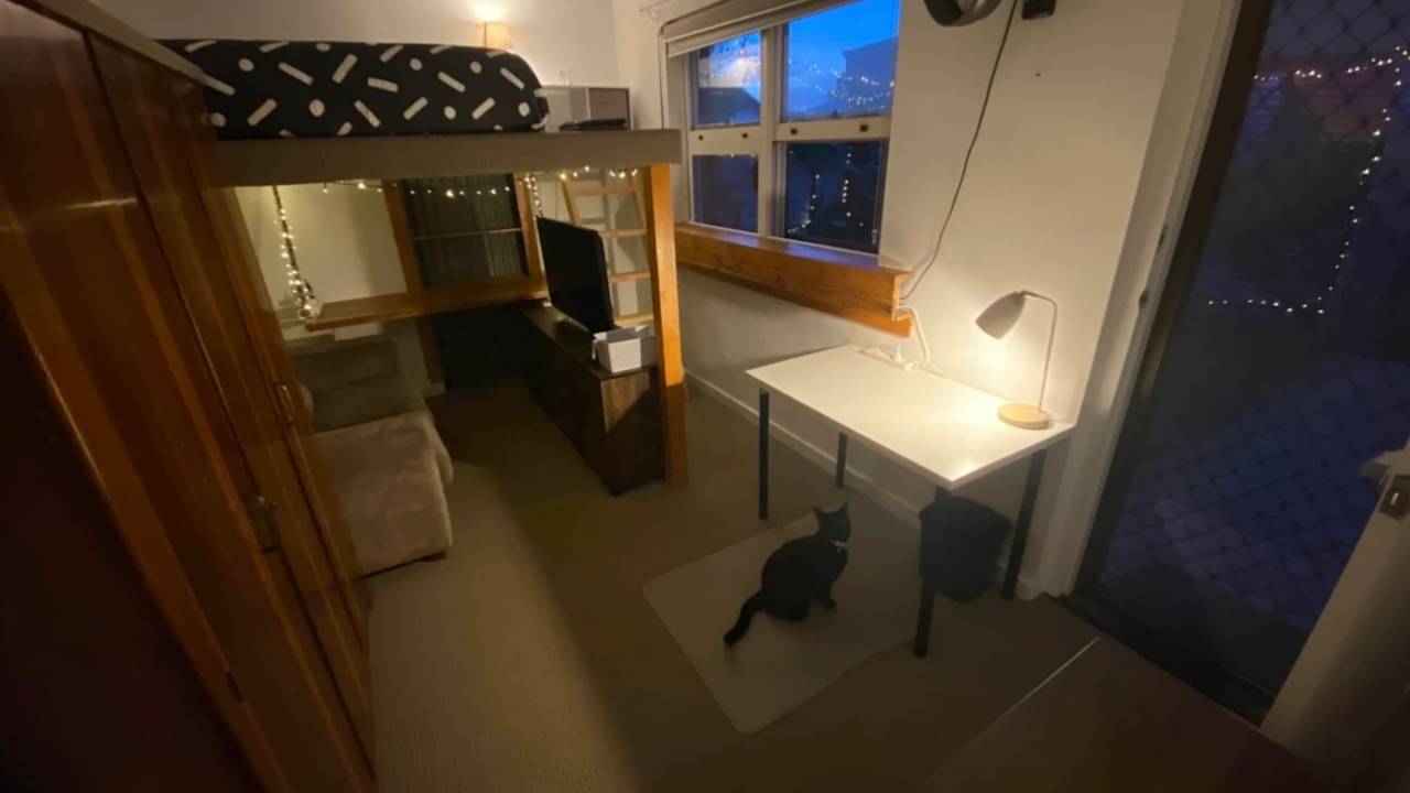 Furnished room in a share house