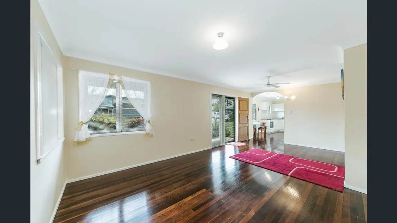Whole property with 4 rooms for rent