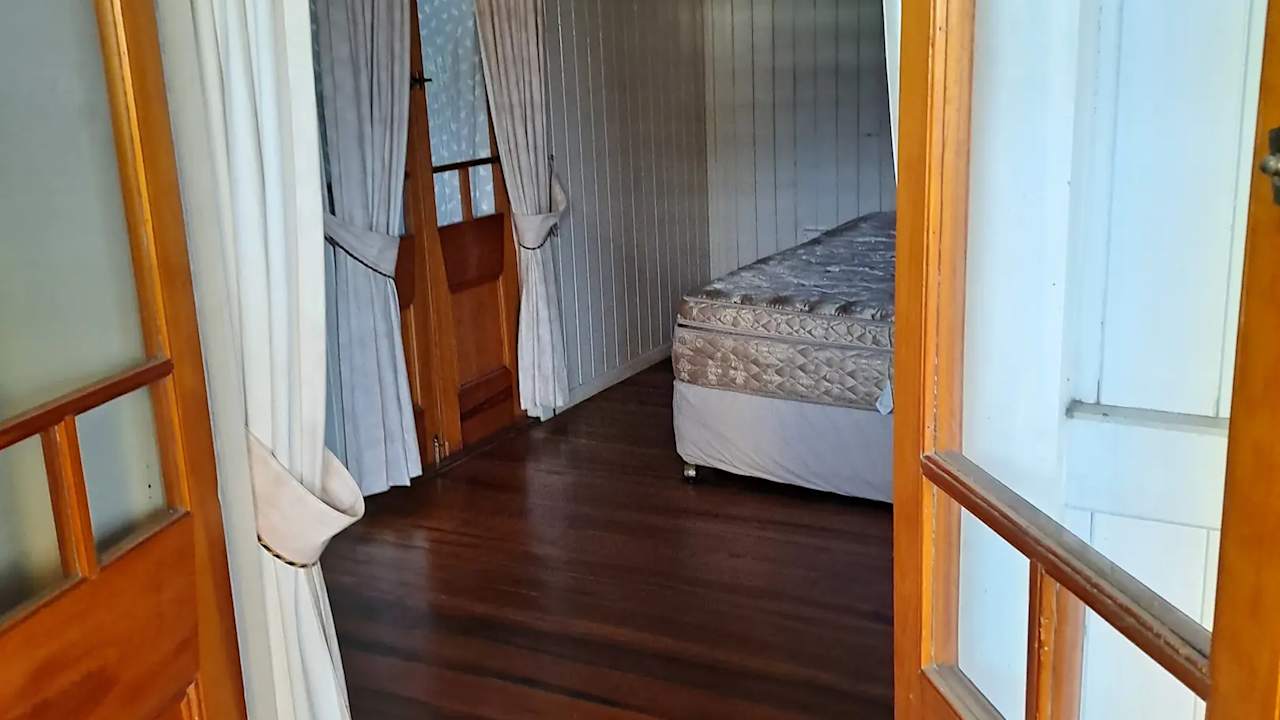 Room in a share house