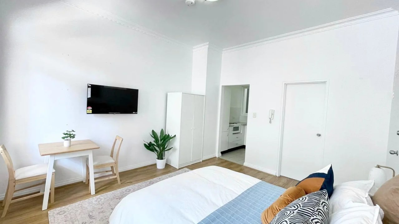 Room studio flat for rent