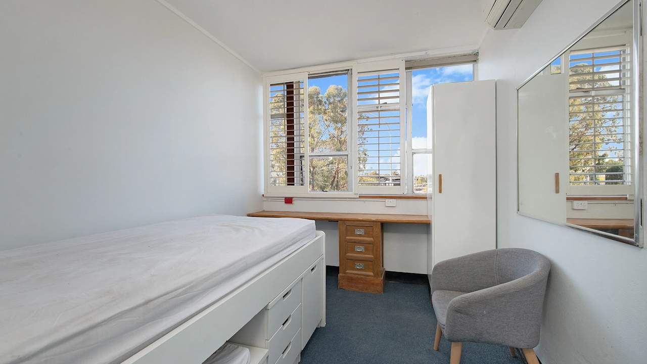 Furnished room in a share house