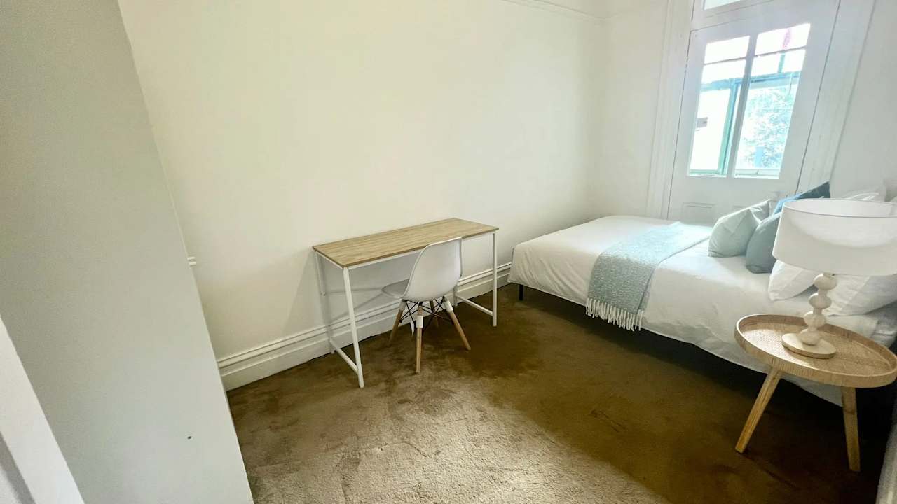 Room in a share house